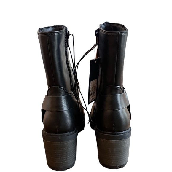 Women’s Greyson Combat boots by Universal Thread. - Picture 7 of 10